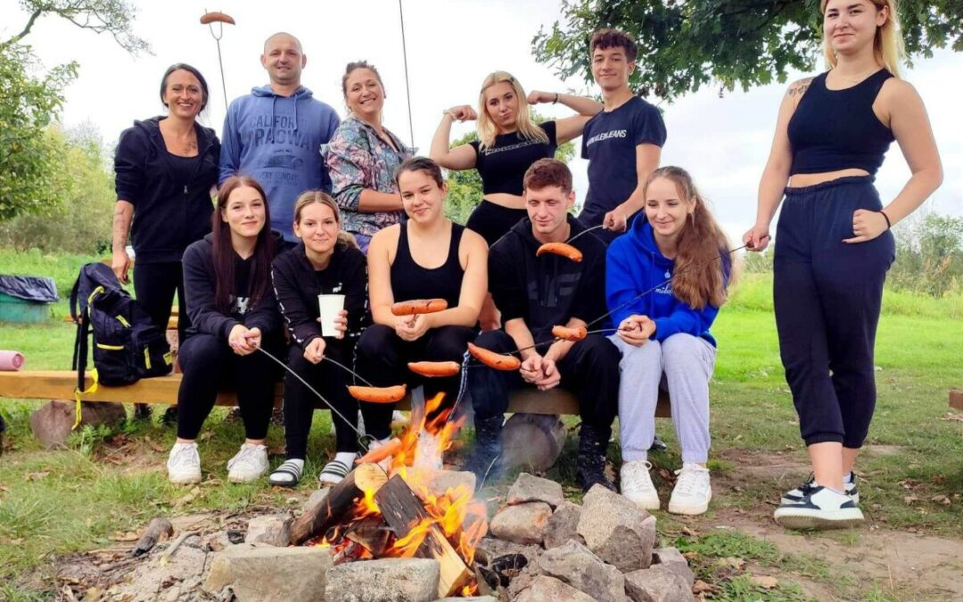 Samorząd uczniowski na spływie kajakowym