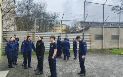 1U zwiedza Izbę Dziecka i Areszt Śledczy w Opolu